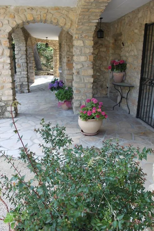 Holiday home Gites Maisons De Vacances Domaine La Chamade Carpentras