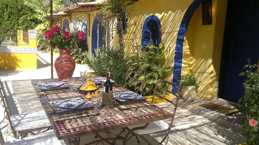 Holiday home Gites Maisons De Vacances Domaine La Chamade Carpentras France