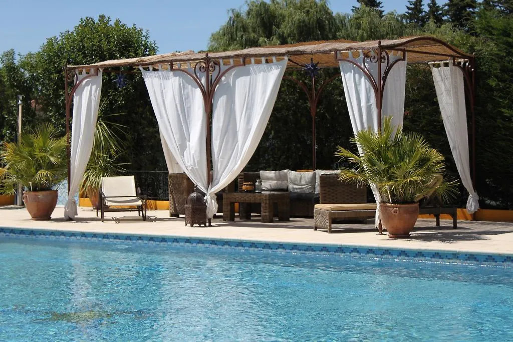Holiday home Gites Maisons De Vacances Domaine La Chamade Carpentras