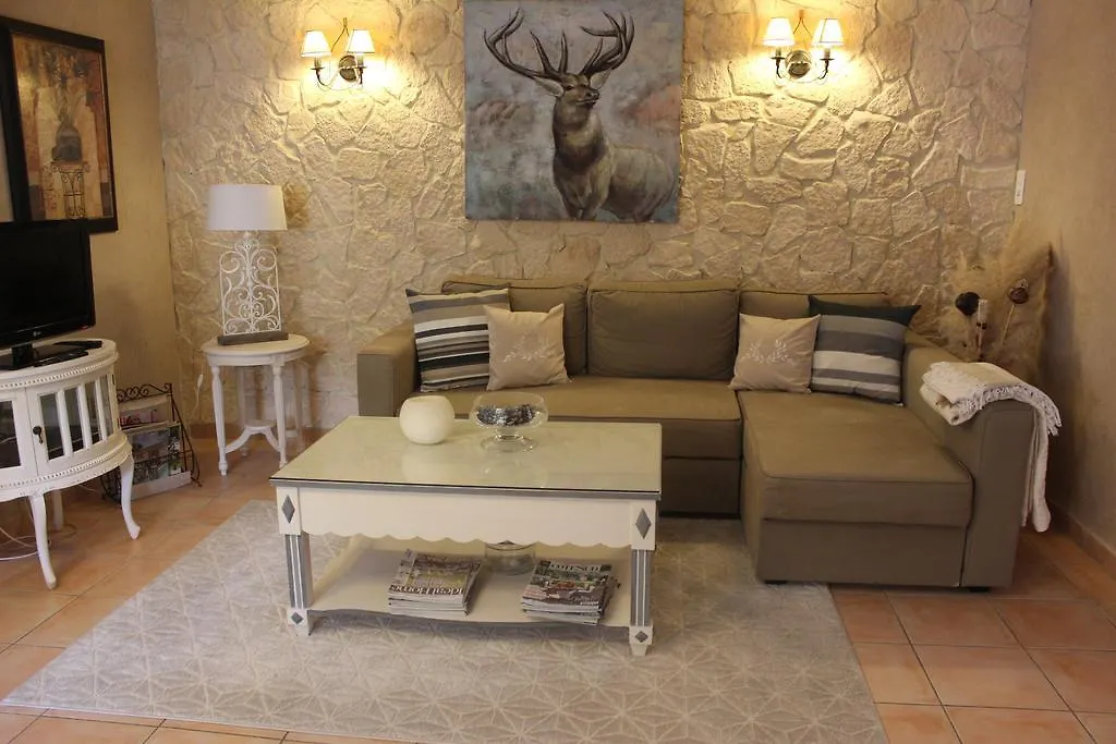 Holiday home Gites Maisons De Vacances Domaine La Chamade Carpentras France