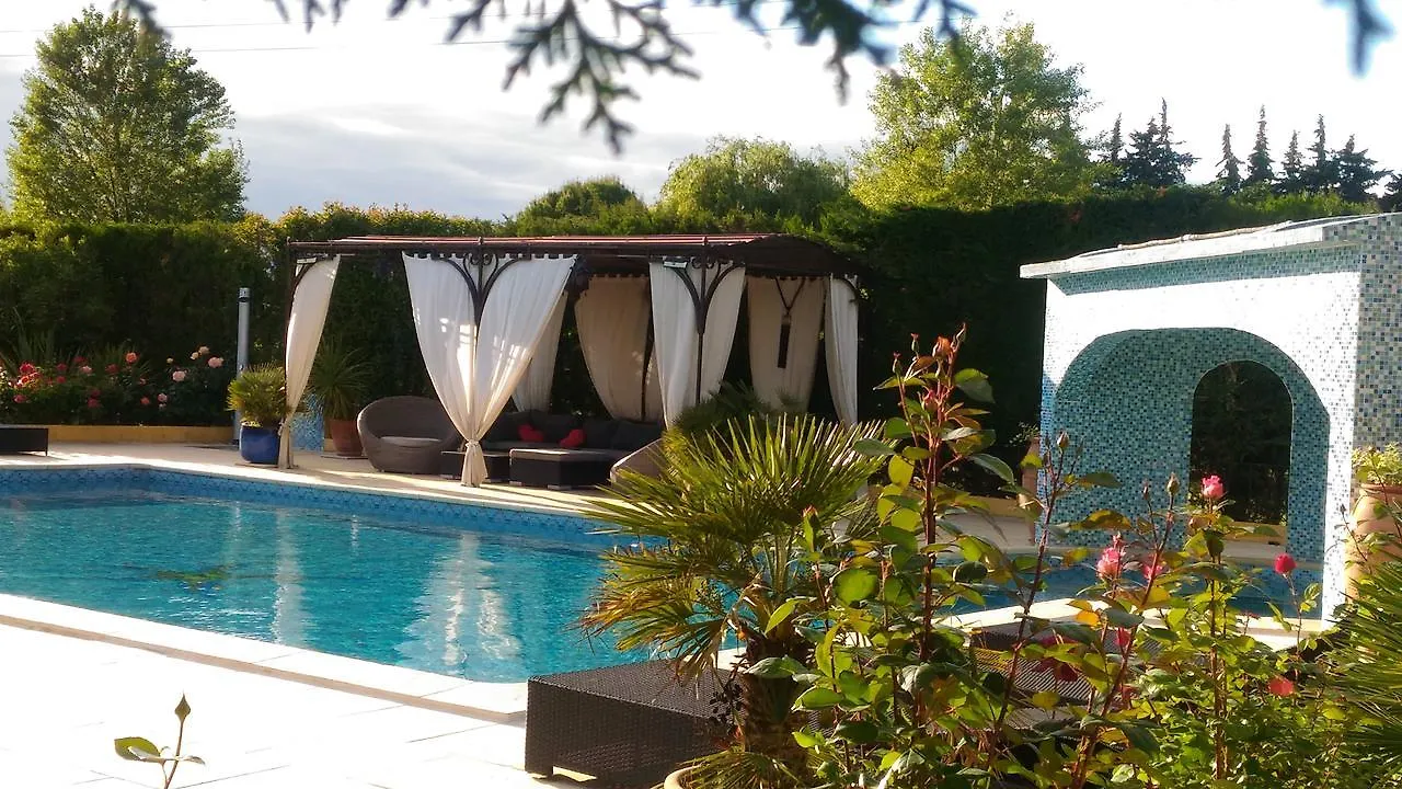 Holiday home Gites Maisons De Vacances Domaine La Chamade Carpentras