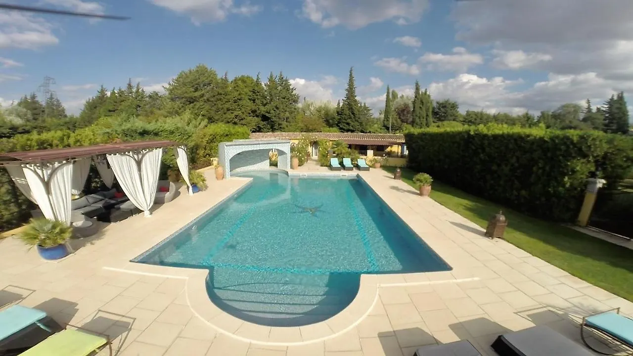 Gites Maisons De Vacances Domaine La Chamade Carpentras 0*,